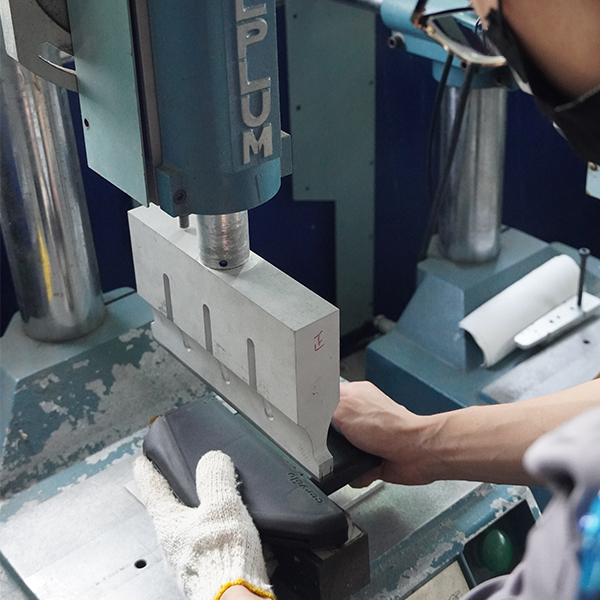 Receiving box plastic bonding