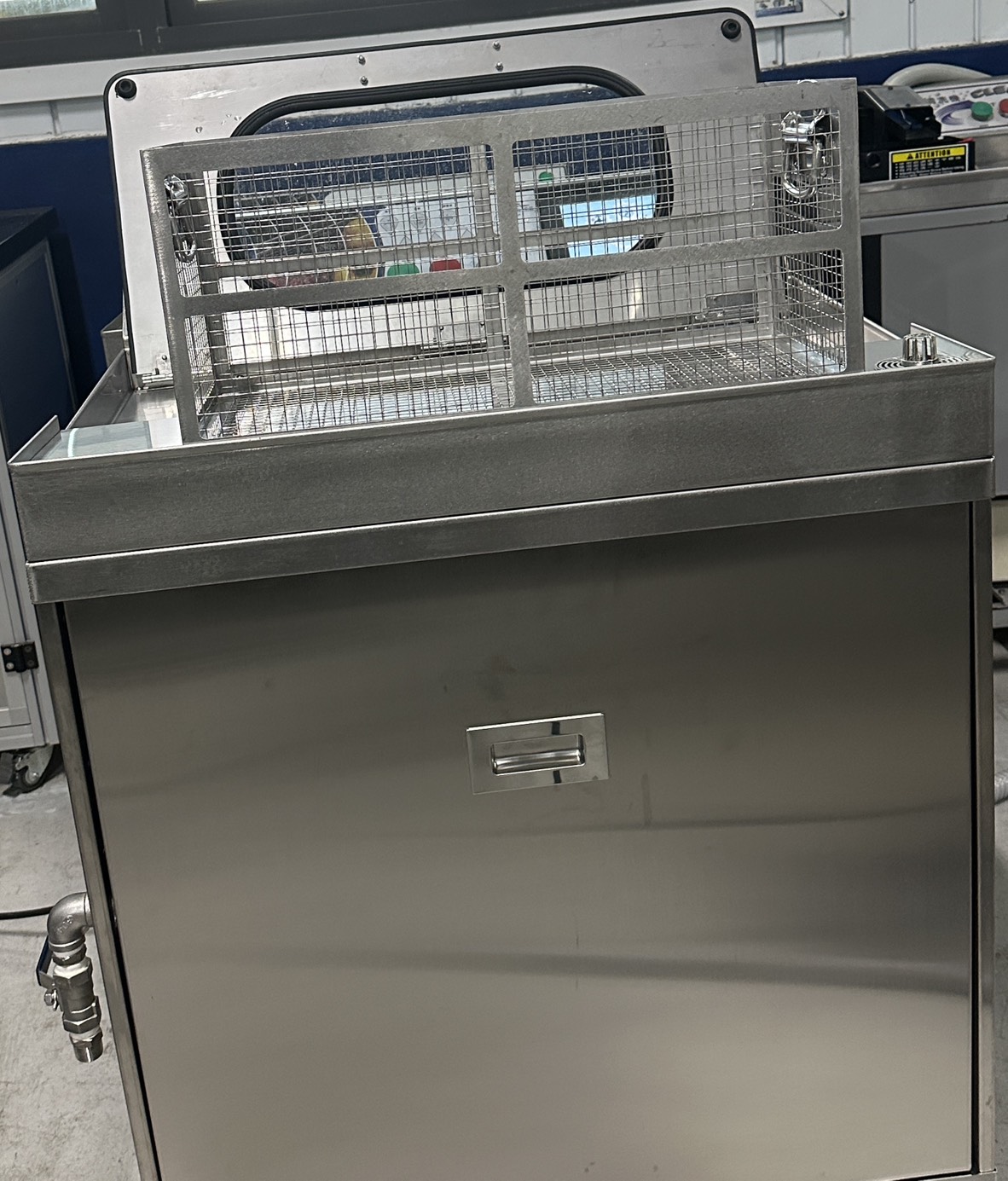 Commercial Man-machine interface landing MB50