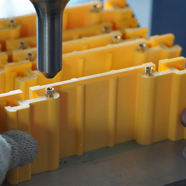 銅ナットインプラント