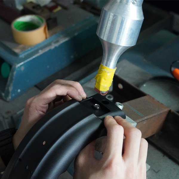 マグネットアンカー埋め込み一点溶接