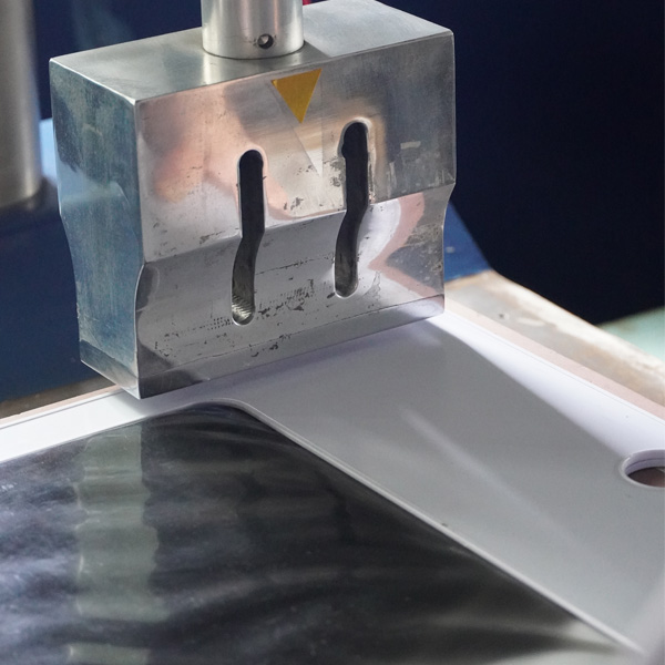 大型シートのプラスチック溶着