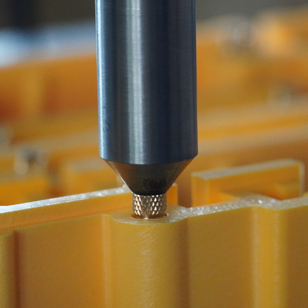 銅ナットインプラント