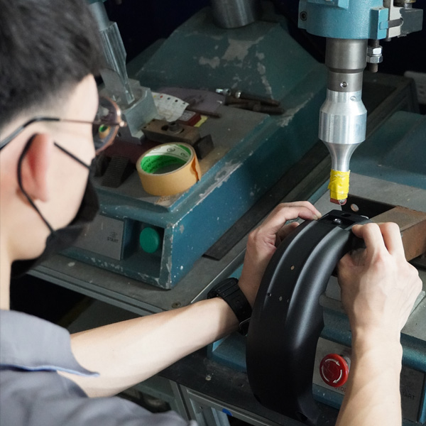 マグネットアンカー埋め込み一点溶接