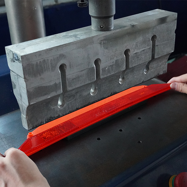 三角錐プラスチック溶接